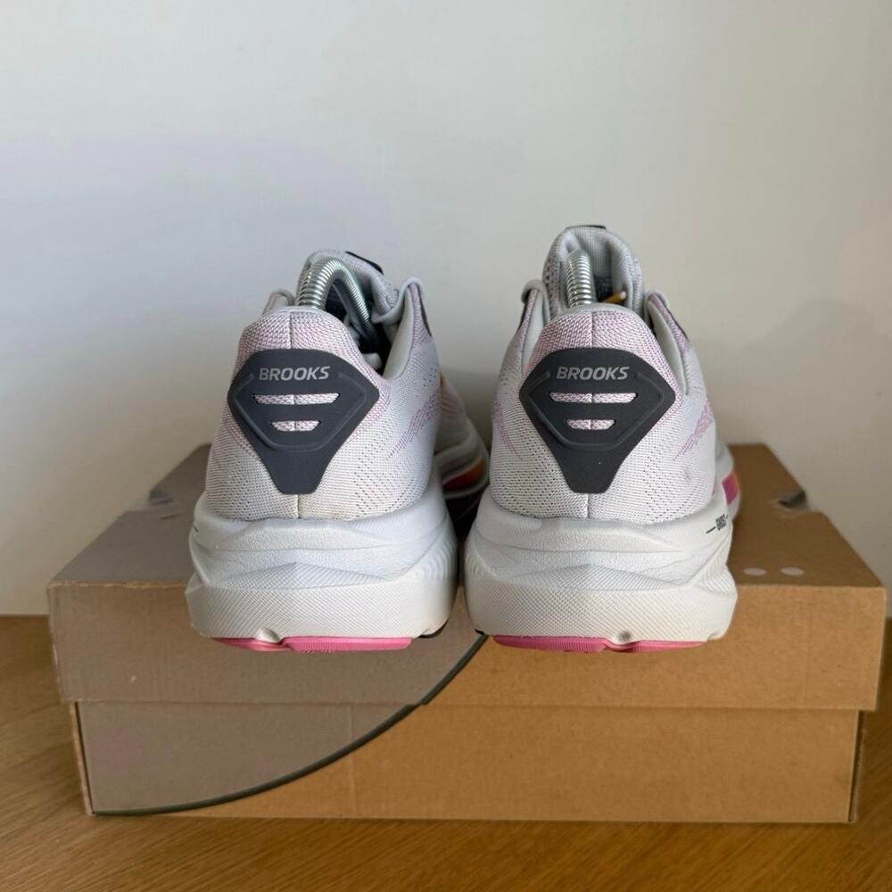 Brooks Ghost 17 Oyster/Apricot/Pink Women Running Sneakers- SZ 10.5 - Picture 8 of 12